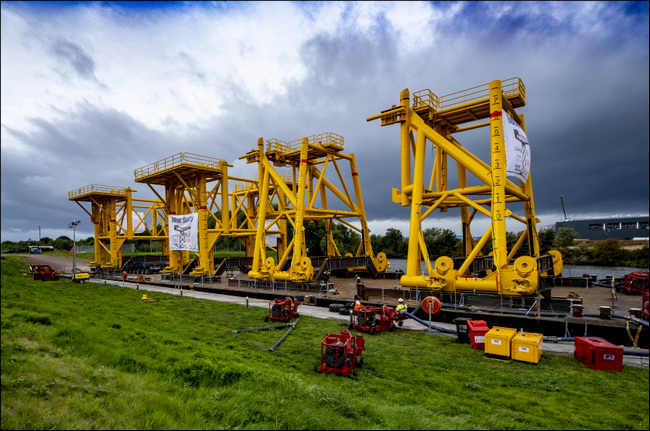 Handling alignment frames delivered by Caley Ocean Systems to Balfour Beatty for Hinkley Point C